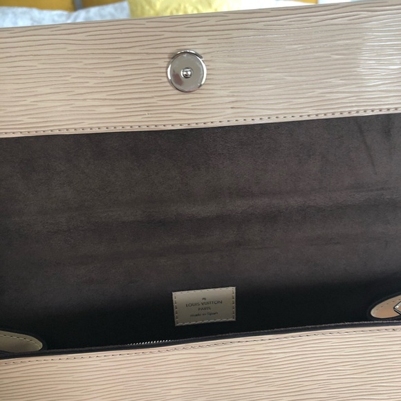 Louis Vuitton Cluny MM - Picture 9 of 16